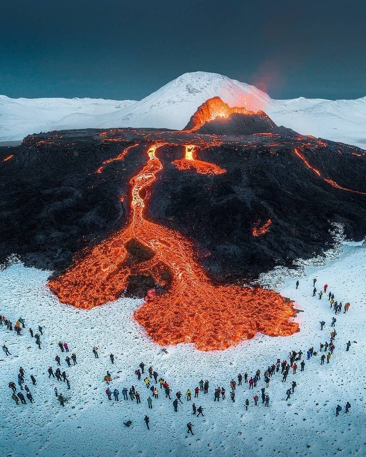 Il vulcano erutta